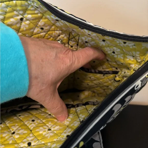 Vera Bradley Yellow & Black tote bag. - Picture 8 of 9